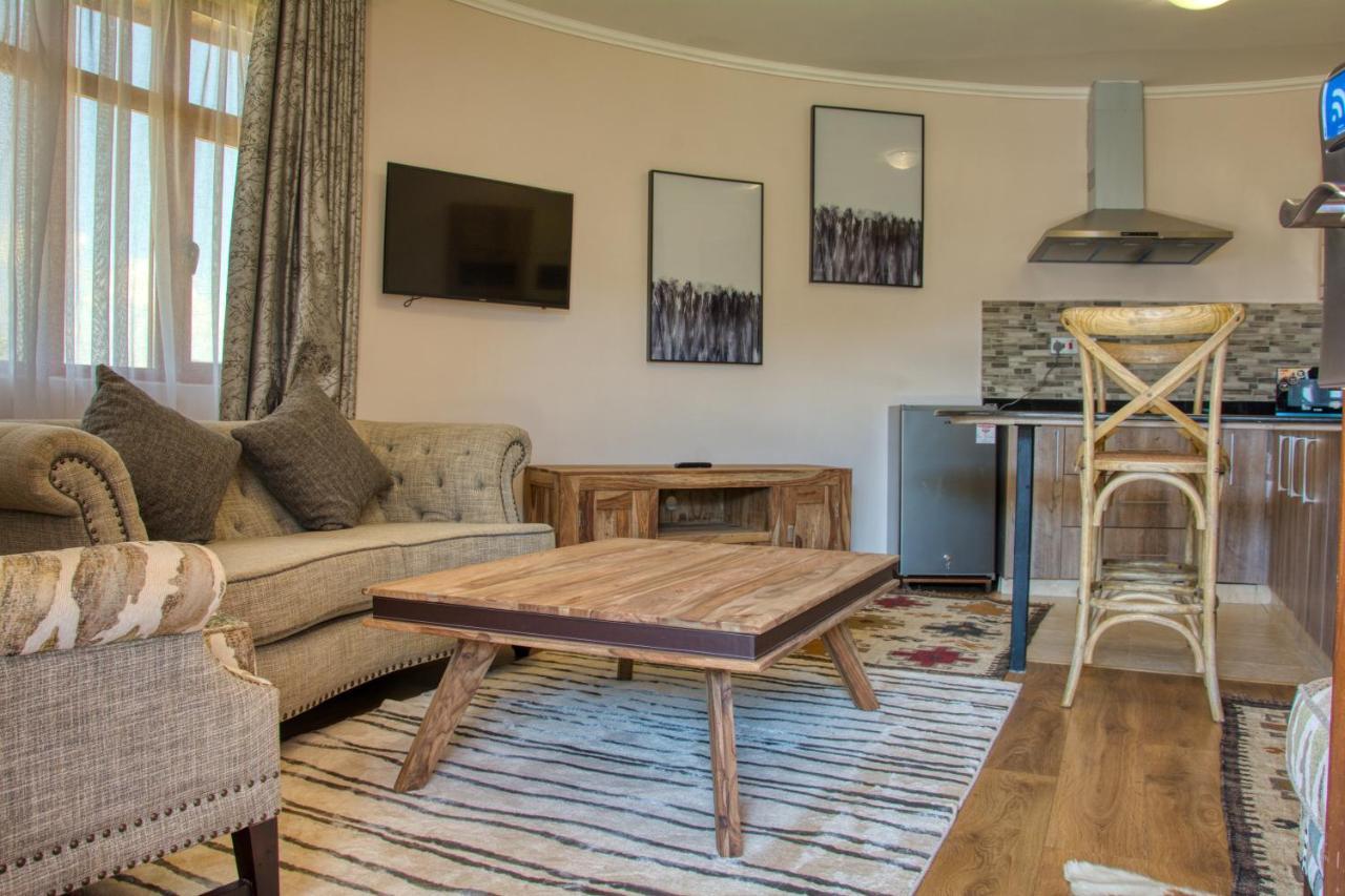 Aberdare Prestige & Royal Cottages Наньюки Экстерьер фото