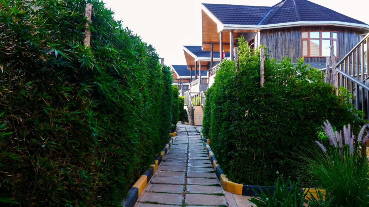 Aberdare Prestige & Royal Cottages Наньюки Экстерьер фото